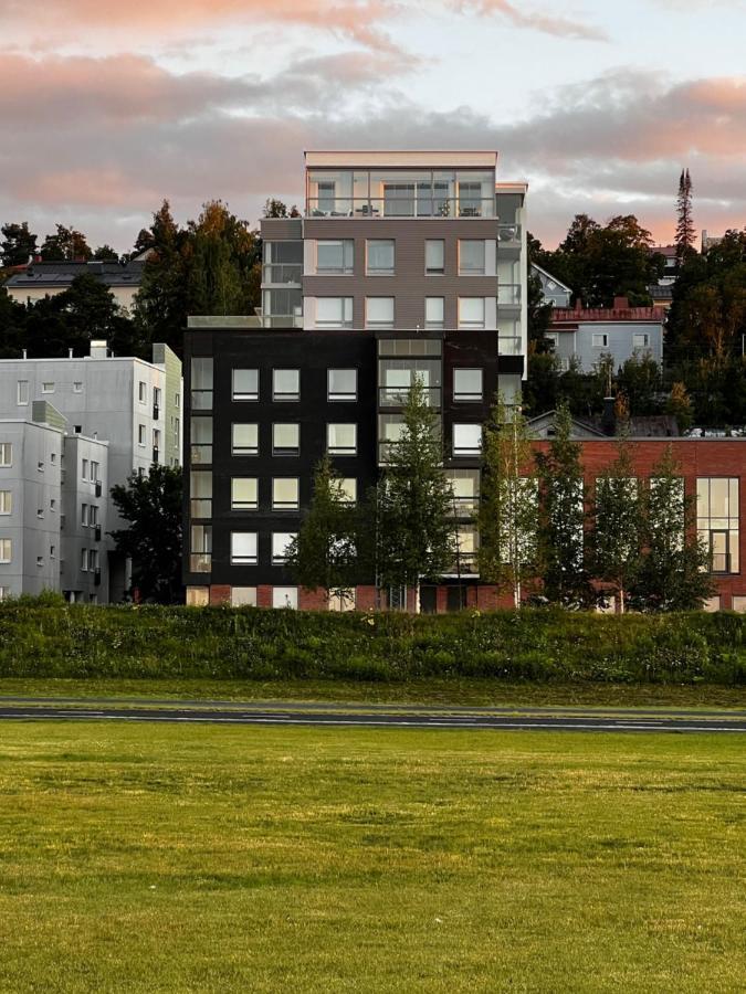 Uusi Upea Asunto Jaervinaekoealalla Ja Autohallilla Tampere Exterior photo